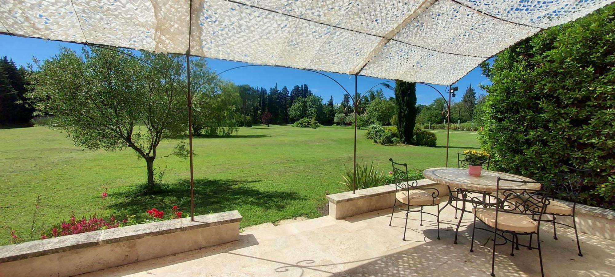 La Bastide Des Amouriers Caumont-sur-Durance Exteriör bild