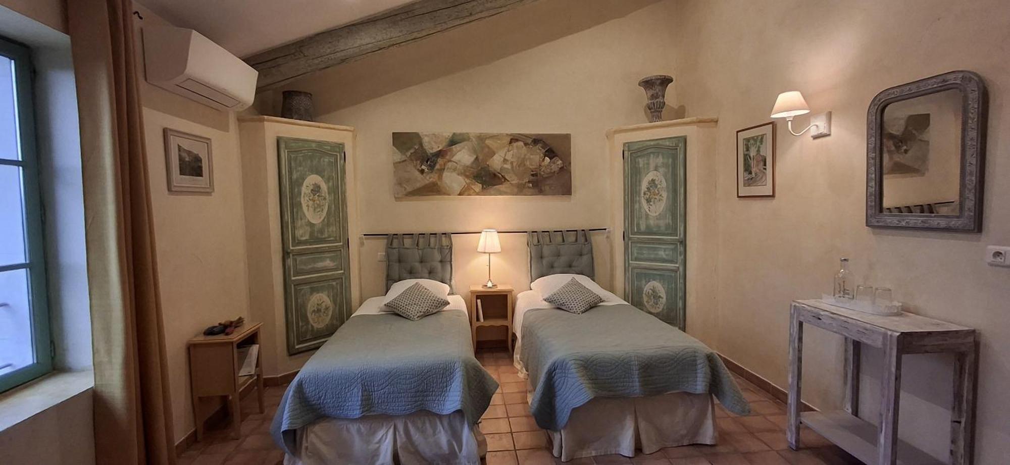 La Bastide Des Amouriers Caumont-sur-Durance Exteriör bild